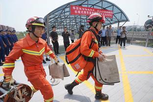 西媒：劳尔、阿韦罗亚都没有离开皇马去执教其他球队的想法